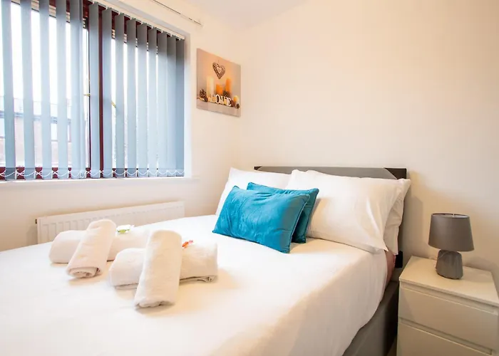 Suite 1 - Sleek Room In The Heart Of Sheffield
